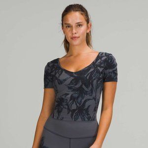 Lululemon Align T-shirt - Botanical Bloom - Size 6